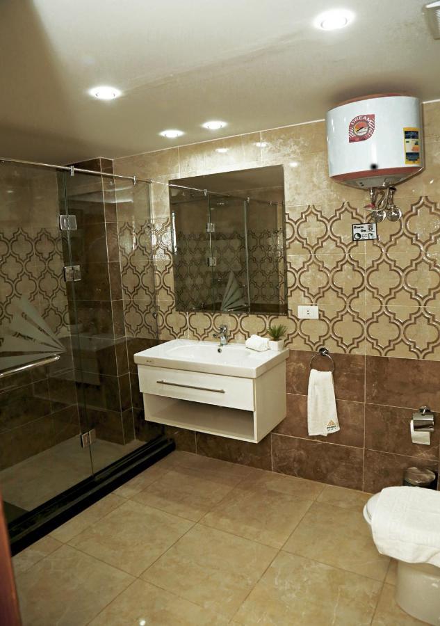Pyramids Shadow Hotel Кайро Екстериор снимка